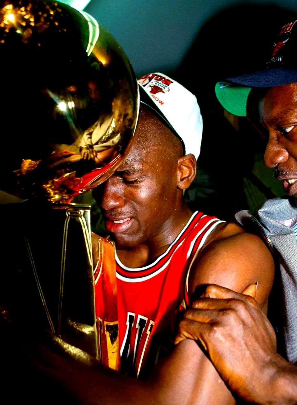 包含公牛队年轻球员崛起，连胜势头不减的词条