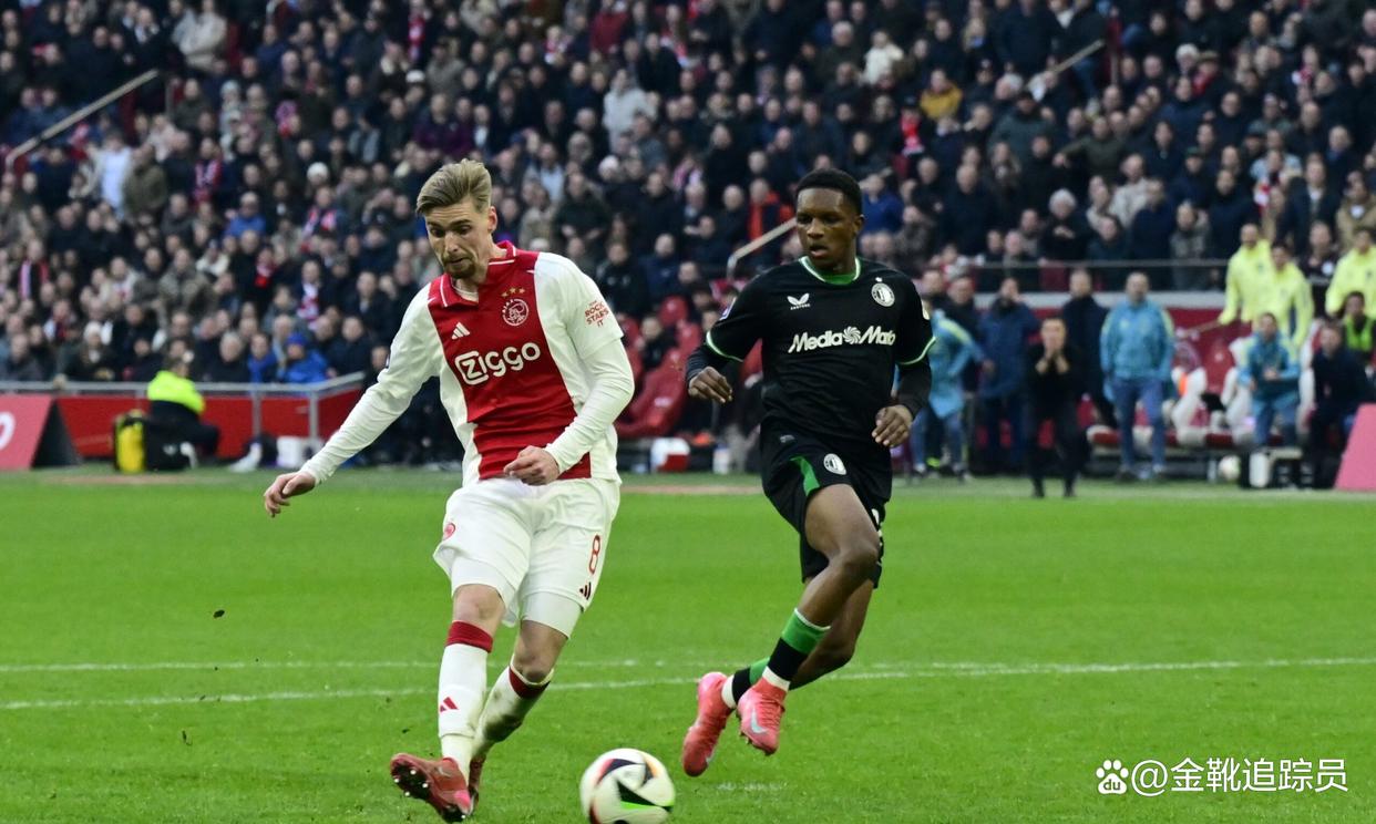 阿贾克斯挫败巴萨，惊险晋级