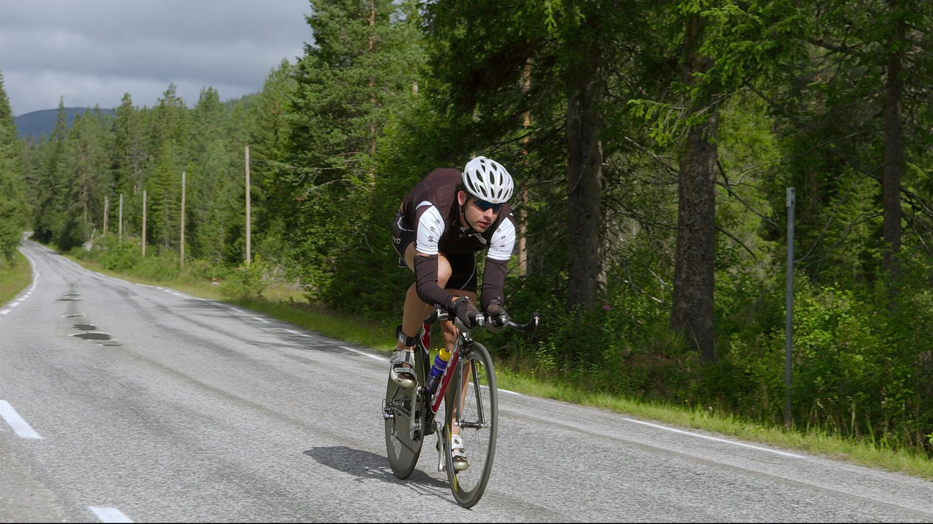 横跨大洋的黑色利刃，当利拉德的关键时刻，凿穿广东队的钢铁防线