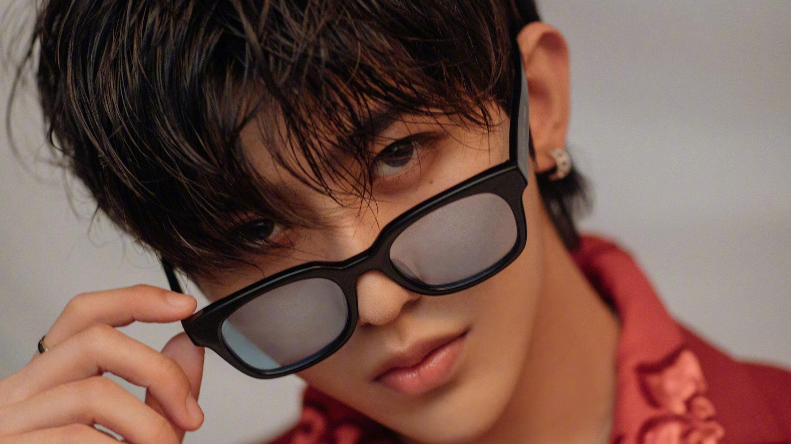 梅西用左脚分开红海，曼联在巴格达沉没，当个人神迹与集体意外在平行时空共振