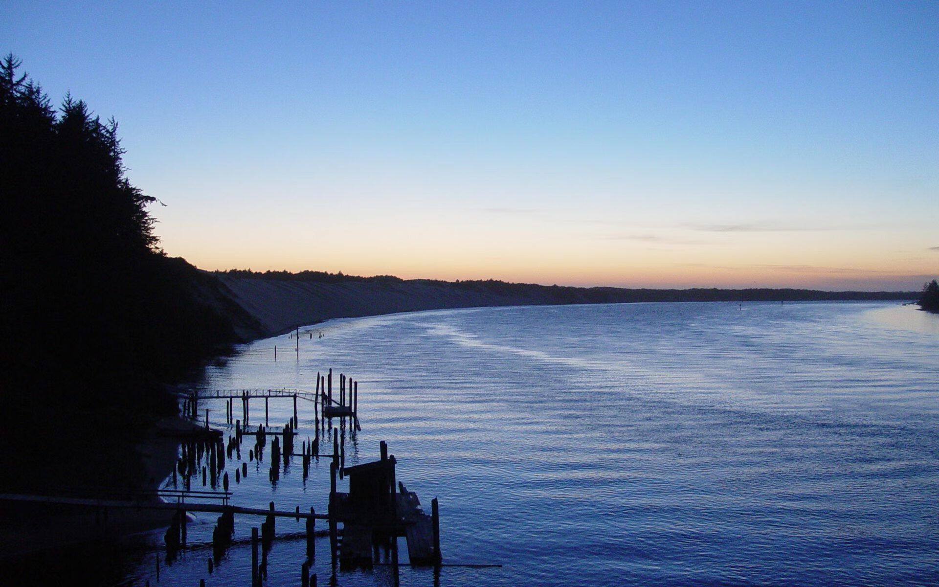 他曾在芝加哥街头借路灯练球，如今在56号公路尽头射落整个国家的黎明